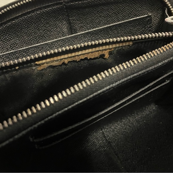 Louis Vuitton Epi Demi Lune Zip Coin Purse - Picture 8 of 9